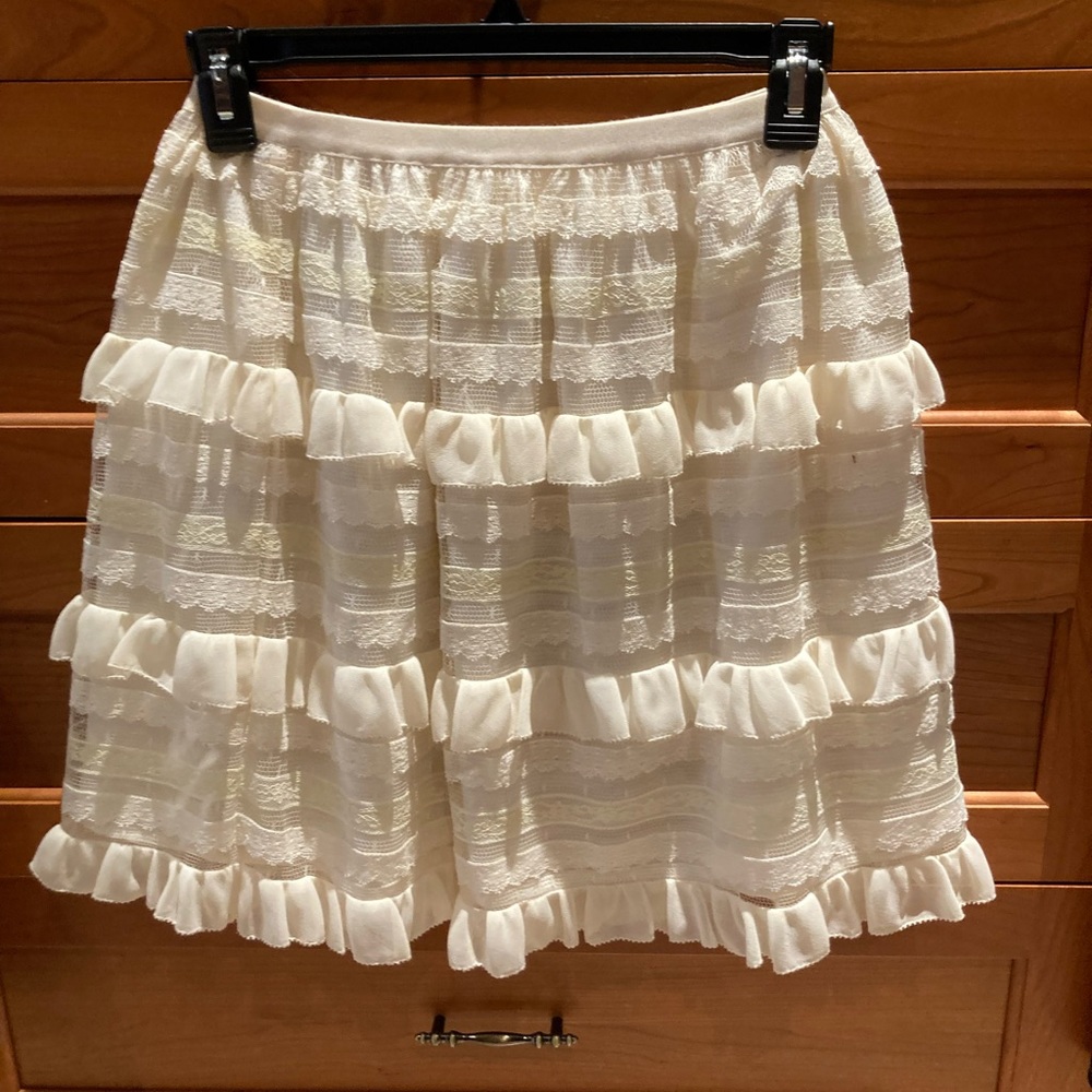 White lace skirt